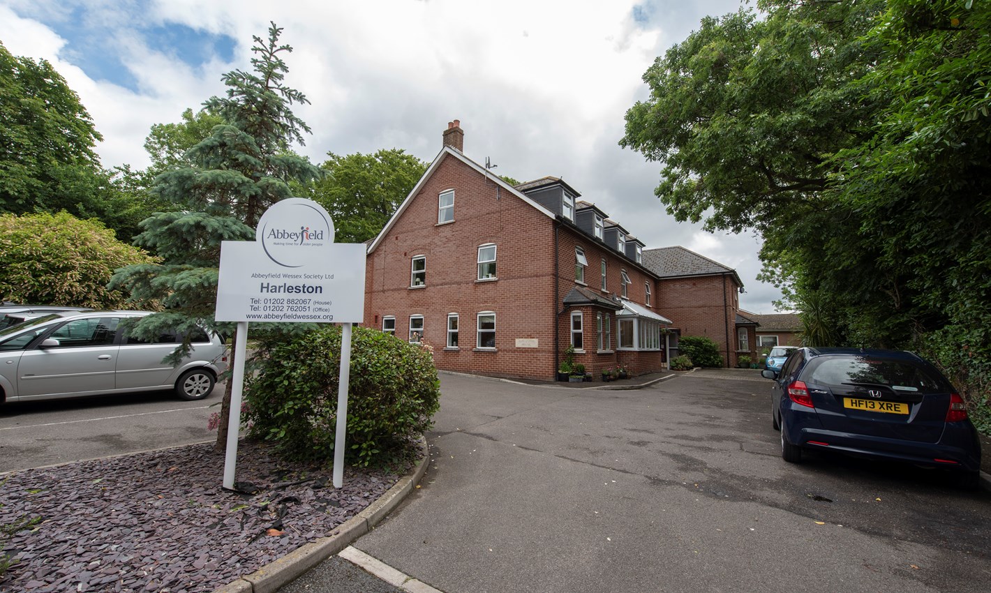 Independent senior living in Wimborne, Dorset Harleston House